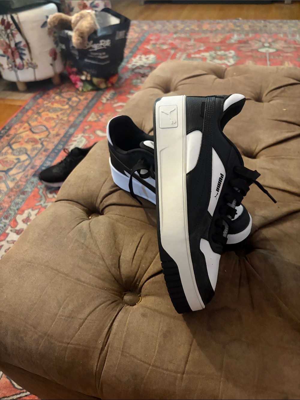 Puma woman  Black and White Low-Top Sneakers
